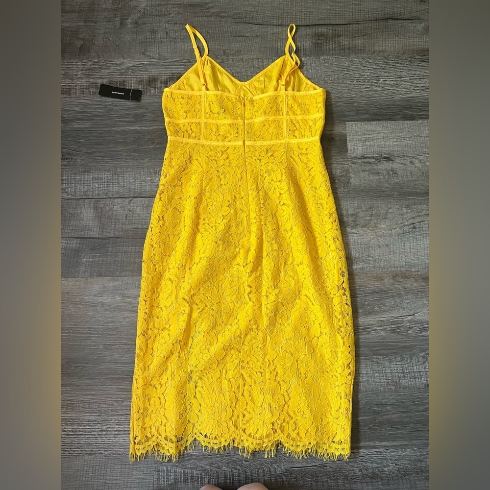 Lulu’s Love Me Right Yellow Lace Bodycon Midi Dress Medium Slit Sexy - Picture 4 of 5
